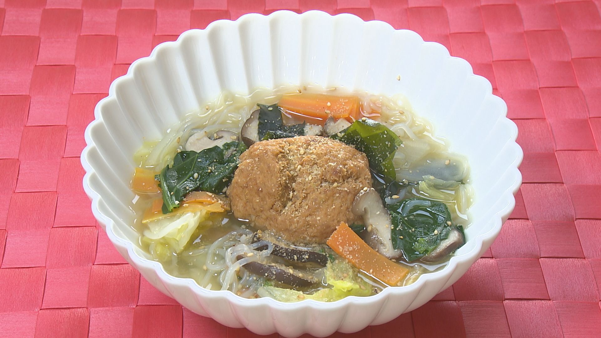 低血圧の方におすすめ！生姜風味<br>大きな肉団子のスープ